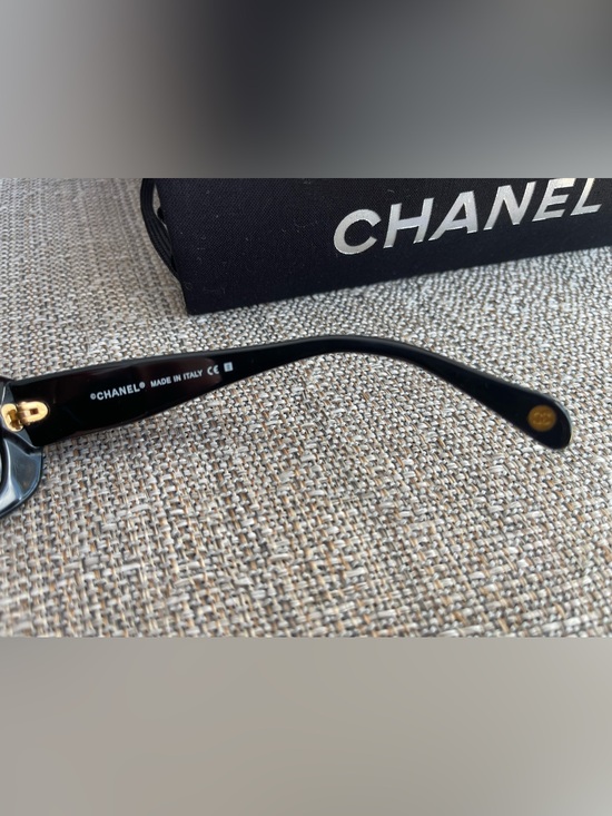 CHANEL Sunglasses main image 6